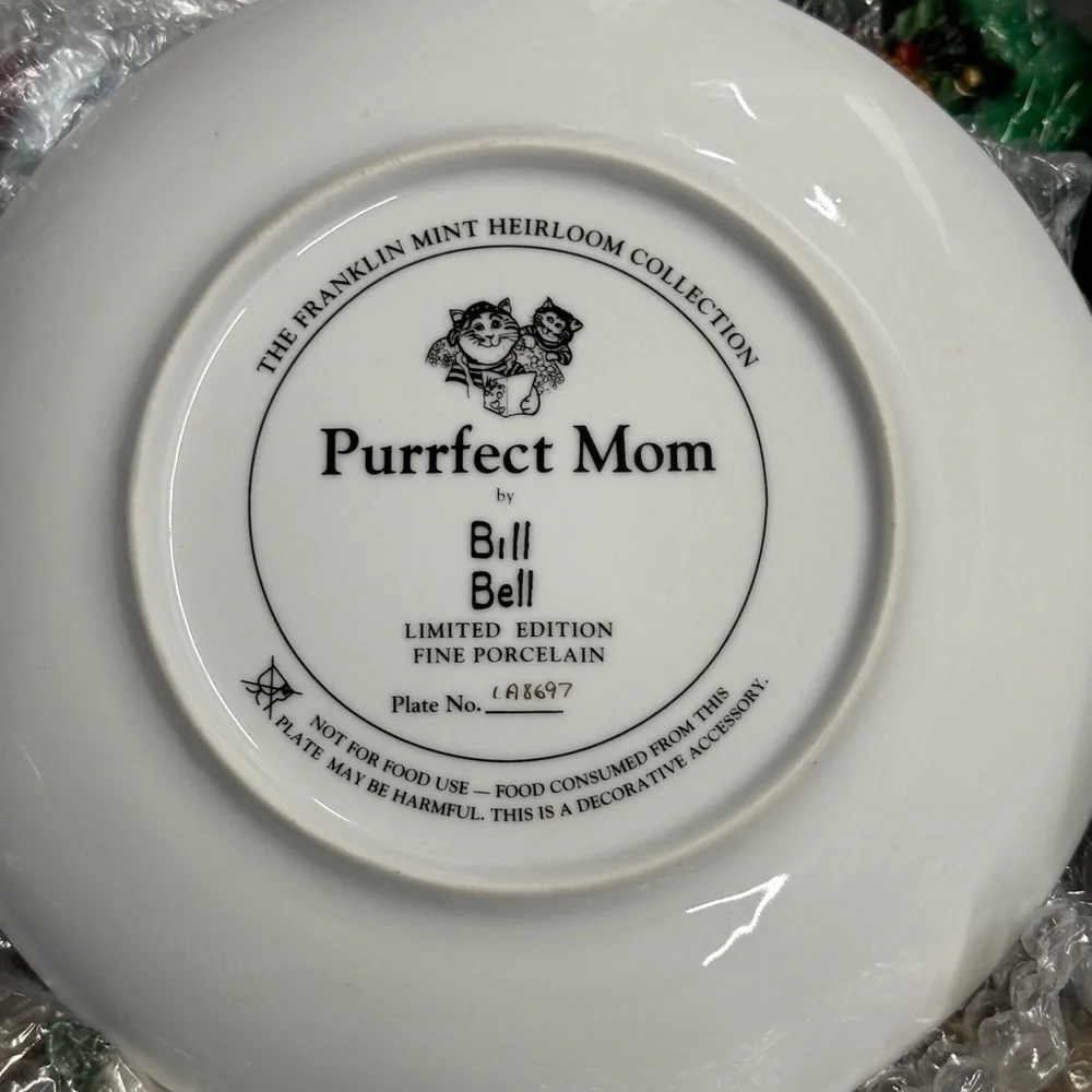 Fine porcelain plate celebrating Mother’s Day. Limited edition, numbered.